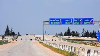 طريق يربط بين محافظتي حلب واللاذقية، 15 مارس 2020 (Getty)