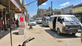 إضراب سائقي الفانات والسيارات في القامشلي (سلام حسن)