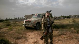 المجموعات المسلحة في ليبيا مقاتل من القوات الموالية لحكومة طرابلس، مارس 2020 (عمرو صلاح الدين/الأناضول)