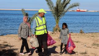 تحاليل مخبرية تؤكد تلوث التربة ومياه الشاطئ في طرابلس 