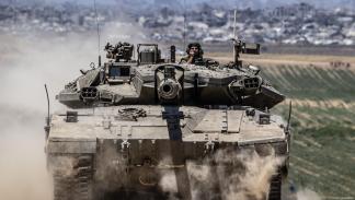 جندي إسرائيلي خلال العمليات العسكرية في غزة، 16 مايو(مصطفى الخروف/الأناضول)