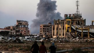 حرب غزة | قصف إسرائيلي على مخيم البريج في دير البلح وسط قطاع غزة 3/6/2024 (علي جاد الله/الأناضول)