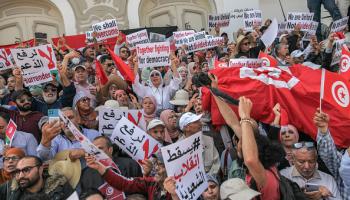 احتجاجات ضد قرارات قيس سعيّد (شادلي بنبراهيم/ Getty)