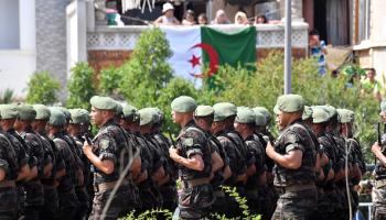 جنود بالجيش الجزائري (رياض قرامدي/ فرانس برس)
