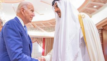 أمير قطر يلتقي بايدن في قمة جدة، السعودية 16 يوليو 2022 (Getty)