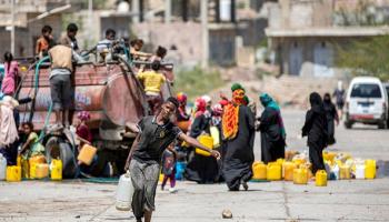 الحرب في اليمن تسببت في تضرر مصادر المياه الجوفية (احمد الباشا/فرانس برس)
