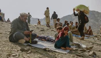 الأفغان المرحلين قسرا من باكستان (فرانس برس)