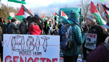 مظاهرات ضد شركة إلبيت الإسرائيلية للأسلحة / شينستون في إنكلترا 30 يناير 2024 (Getty)