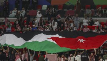 الجماهير الأردنية ستكون حاضرة بقوة في مباراة النهائي (نوشاد تيكاييل/Getty)