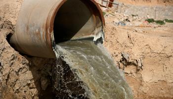 تلوث أنهار العراق بالصرف الصحي والصناعي (أحمد الربيعي/فرانس برس)