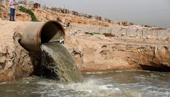 تلوث أنهار العراق بالصرف الصحي والصناعي (أحمد الربيعي/فرانس برس)