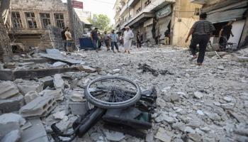 النظام يقصف قرى ريف إدلب(عمر الحاج قدور/فرانس برس)
