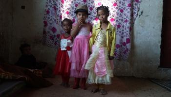 أطفال نزحوا إلى إب في اليمن (غيلز كلارك/ Getty)
