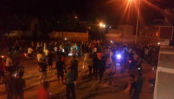 تونسيون يحتجون أمام ثكنة تطاوين رفضا لما جرى في رمادة