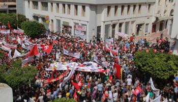 احتجاجات تونسية على التدهور الاقتصادي والمعيشي (الأناضول)