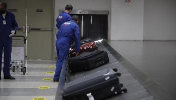 وصول حقائب المسافرين في مطار بيروت (حسين بيضون)