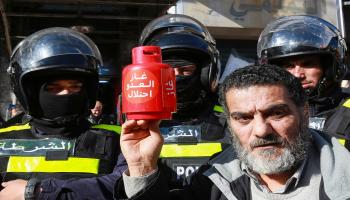 مشهد من احتجاج في عمّان مطلع العام ضد استيراد الغاز من الاحتلال الإسرائيلي (خليل مزرعاوي/فرانس برس)