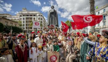 في "الخرجة".. تونسيون وتونسيات يحتفون بالزي التقليدي- الأناضول