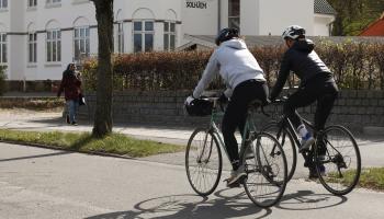 دراجات هوائية وكورونا في الدنمارك (جوليان هيكيميان/ Getty)