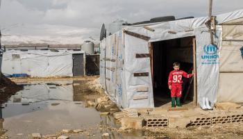 مخيم لاجئين سوريين في لبنان (أديب شودوري/Getty)