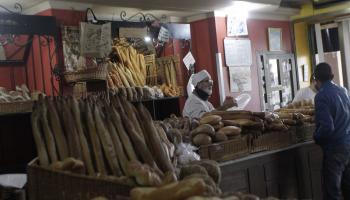 إهدار الخبز ظاهرة مستمرة في الجزائر (العربي الجديد)