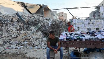 باعة فلسطينيون وسط ركام غزة 4 (محمد الحجار)