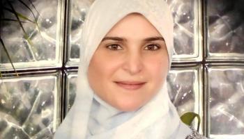 اعتقلت حسيبة محسوب قبل عامين للضغط على شقيقها الوزير السابق محمد محسوب (تويتر)