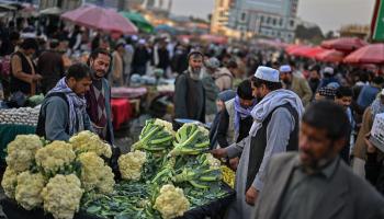 أسواق كابول تعاني... والفقر يتزايد في أفغانستان (Getty)