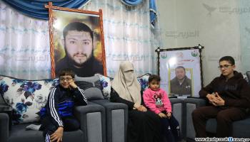 عائلة الأسير الفلسطيني محمد مرتجي ممنوعة من زيارته (العربي الجديد)