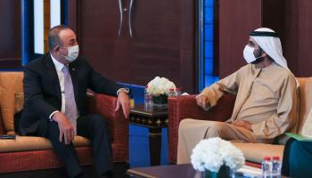 وزير الخارجية التركي يلتقي حاكم دبي (الأناضول)