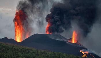 بركان كومبريه فييخا في جزيرة لا بالما (فيسبوك)