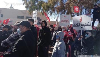 مواطنون ضد الانقلاب تنظم وقفة ضد الانقلاب في قابس (العربي الجديد)