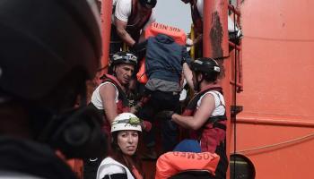 الطبيبة التونسية ريم بوعروج على متن سفينة إنقاذ 3 (فيسبوك)