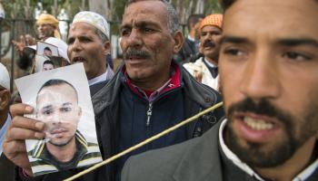 احتجاج على احتجاز مهاجرين مغاربة في ليبيا في عام 2017 (فاضل سنّا/ فرانس برس)