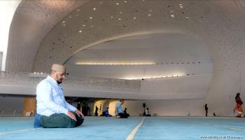 مسجد المدينة التعليمية ذو المنارتين في قطر 2 (معتصم الناصر)