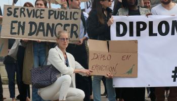 إضراب نادر لدبلوماسيي فرنسا رفضاً لإصلاحات