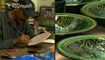 حرفي تونسي يحوّل شغفه بصناعة الخزف إلى قطع تحظى باهتمام السياح