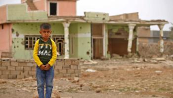 يخاف بعض الأطفال العراقيين من اللعب مع أقرانهم (احمد الربيعي/ فرانس برس)