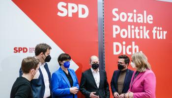 أعضاء في الحزب الديمقراطي الاجتماعي الألماني (كلمنس بيلان/ Getty)