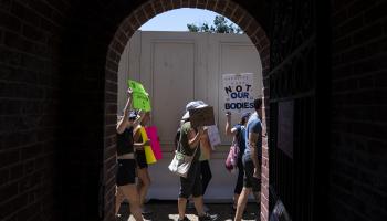 ناشطون مؤيدون للإجهاض في واشنطن الأربعاء الماضي (نيثان هوارد/ Getty)