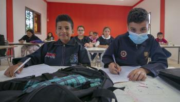 تلاميذ في صف مدرسي في تونس (ياسين قايدي/ الأناضول)