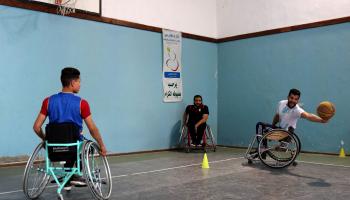 مطالبات بزيادة دعم ذوي الاحتياجات الخاصة في ليبيا (محمود تركية/فرانس برس)