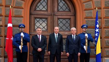 وصل أردوغان في زيارة ليوم واحد إلى العاصمة البوسنية كجزء من جولته في البلقان (فرانس برس)