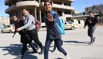 يتعرض الطلاب في سورية لجريمة تسييس التعليم (العربي الجديد)