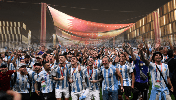منتخب الأرجنتين يحتفل بلقب مونديال قطر في شوارع الدوحة