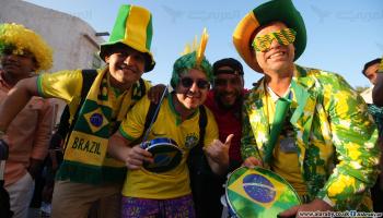 مشجعون برازيليون. (تصوير: حسين بيضون)