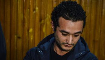 الناشط المصري المعتقل أحمد دومة (محمد الراعي/ فرانس برس)