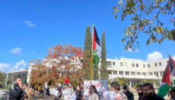 طلاب جامعة تل أبيب يتظاهرون ضد التصعيد الإسرائيلي (العربي الجديد)