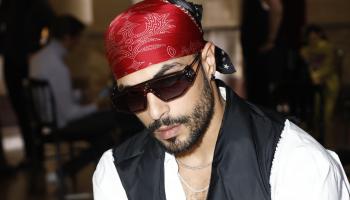 	 يشارك مغني الراب المغربي أوينزا في مسلسل "سلمات أبو البنات" (جوليان حكيميان/ Getty)