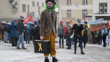 نشطاء في سويسرا يحتجون على منتدى دافوس/فرانس برس